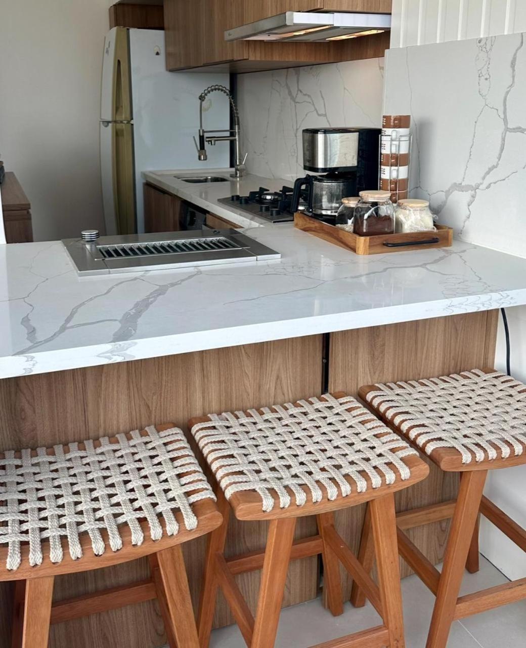 Lindo Apto No Melhor Lugar Da Barra Da Tijuca! Com Uma Vista De Tirar O Folego, Frente Para O Mar! Totalmente Equipado E Decorado Ao Lado Dos Melhores Hoteis E Quiosques Da Barra! Portaria 24H, Piscina, Sauna, Jacuzzi, Academia, Garagem, Wi-Fi, Lavan Rio de Janeiro Luaran gambar