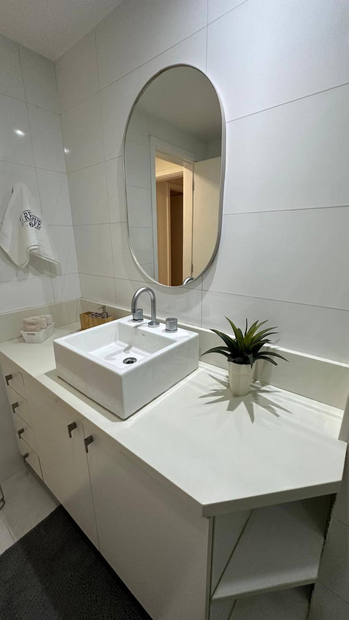Lindo Apto No Melhor Lugar Da Barra Da Tijuca! Com Uma Vista De Tirar O Folego, Frente Para O Mar! Totalmente Equipado E Decorado Ao Lado Dos Melhores Hoteis E Quiosques Da Barra! Portaria 24H, Piscina, Sauna, Jacuzzi, Academia, Garagem, Wi-Fi, Lavan Rio de Janeiro Luaran gambar