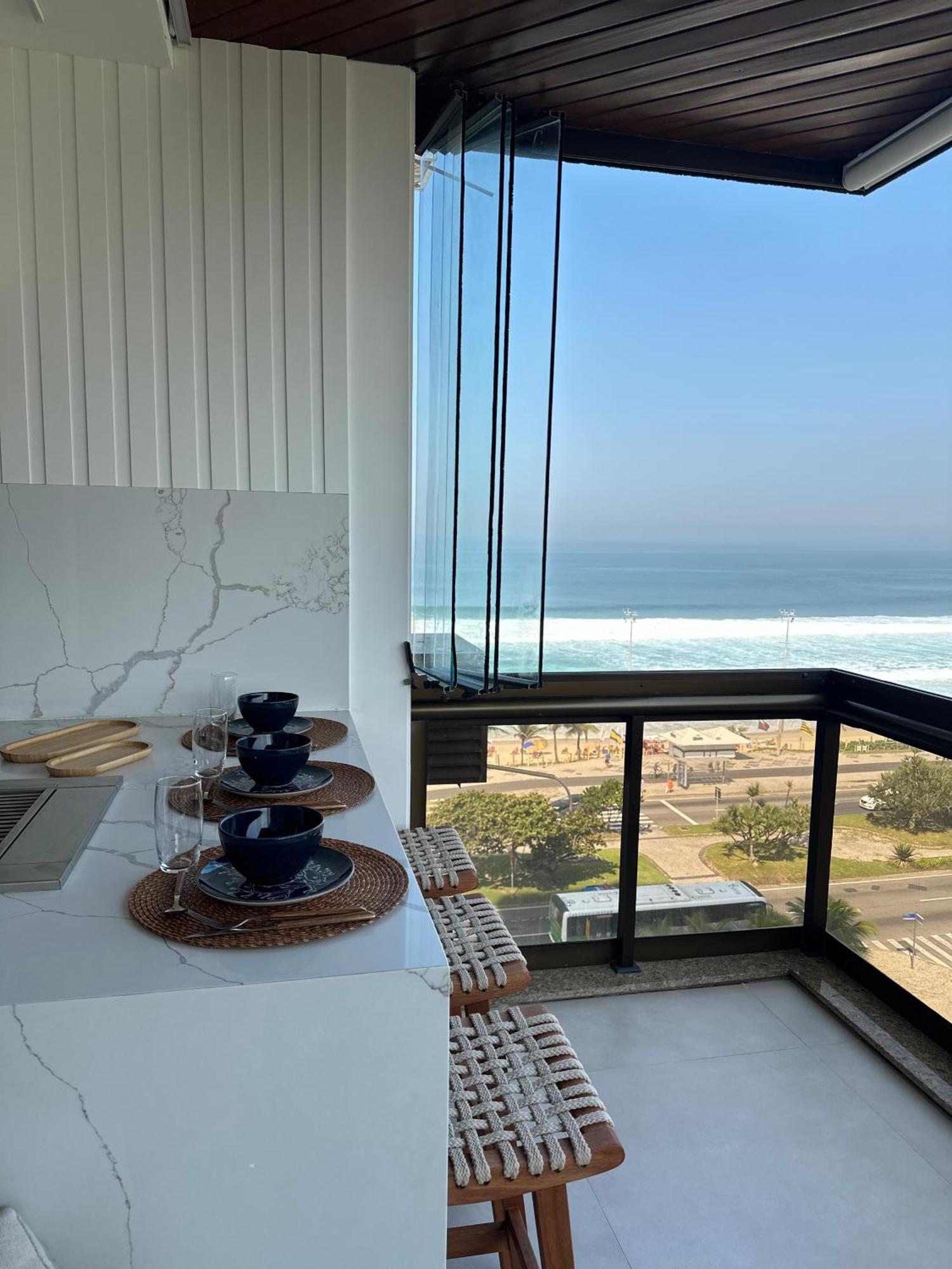Lindo Apto No Melhor Lugar Da Barra Da Tijuca! Com Uma Vista De Tirar O Folego, Frente Para O Mar! Totalmente Equipado E Decorado Ao Lado Dos Melhores Hoteis E Quiosques Da Barra! Portaria 24H, Piscina, Sauna, Jacuzzi, Academia, Garagem, Wi-Fi, Lavan Rio de Janeiro Luaran gambar